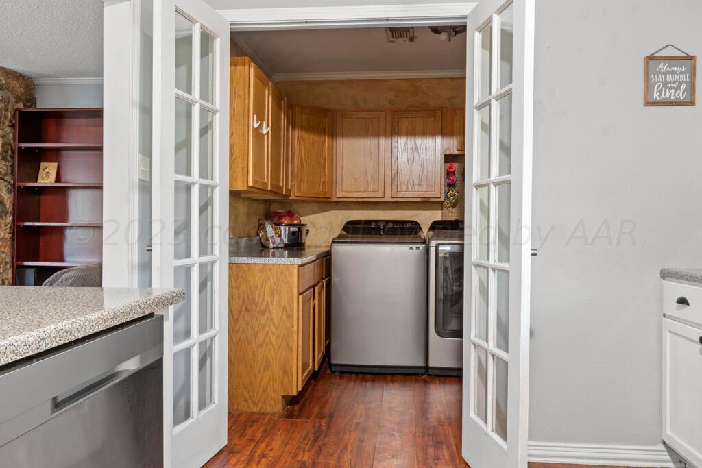 4319 South Lipscomb Street Amarillo, TX 79110 - Photo 17 of 41 Kitchen looking into Pantry/Utility