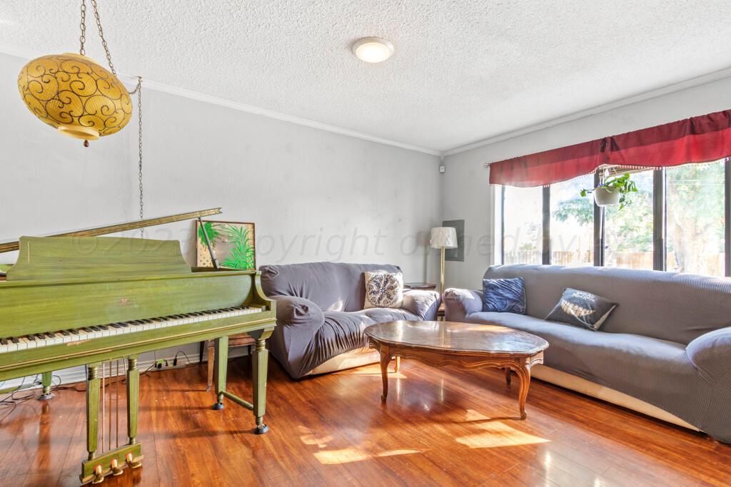 4319 South Lipscomb Street Amarillo, TX 79110 - Photo 22 of 41 Living Room