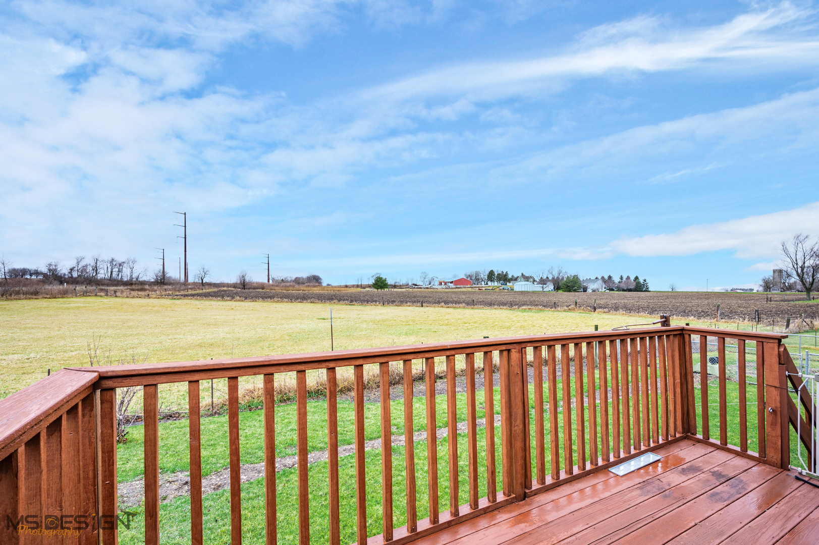 29835 Lukens Road Sycamore, IL 60178 - Photo 13 of 31 a view of wooden deck and city view