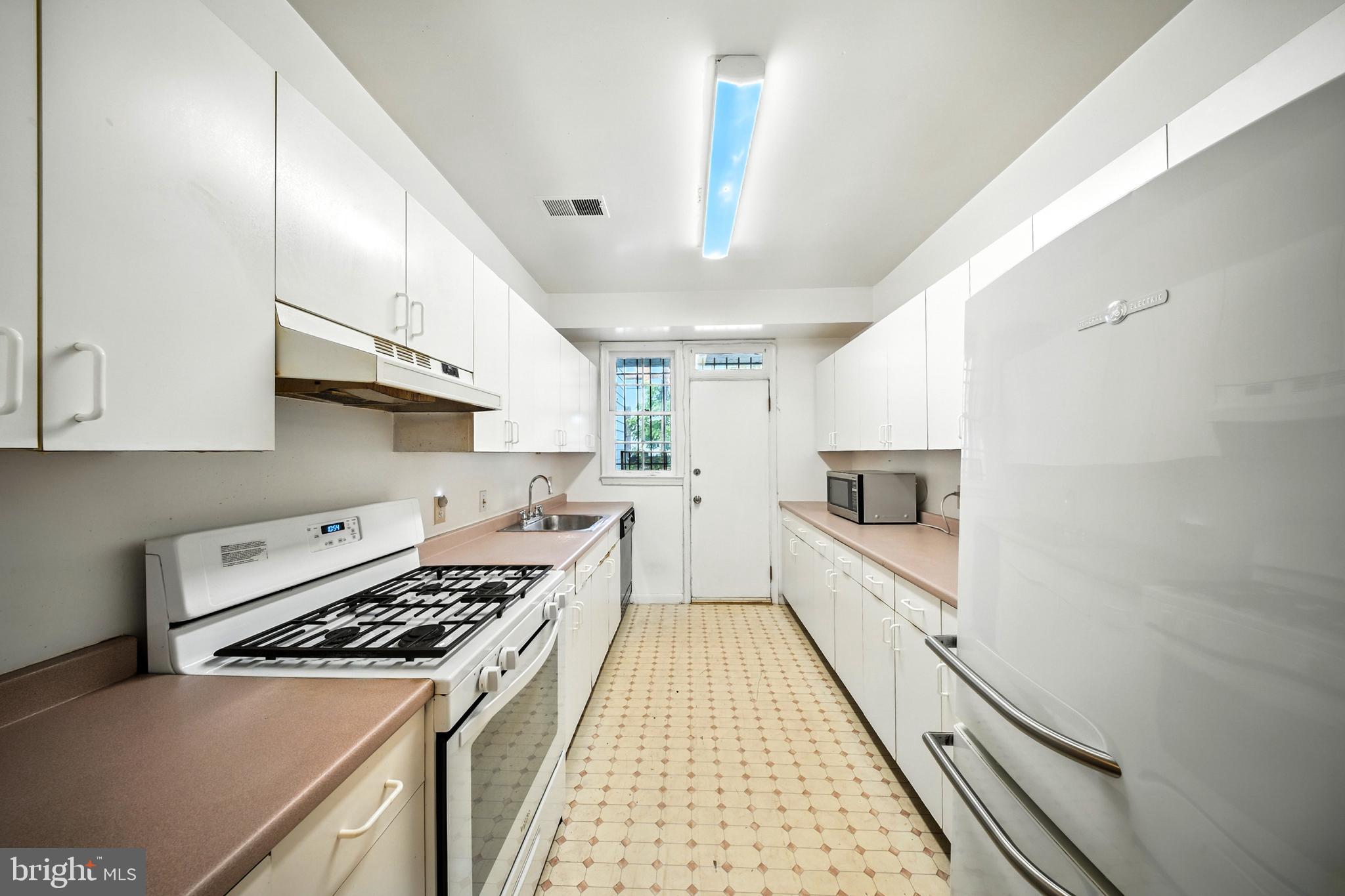 1006 4th Street Northeast Washington, DC 20002 - Photo 8 of 27 Gallery Image 8