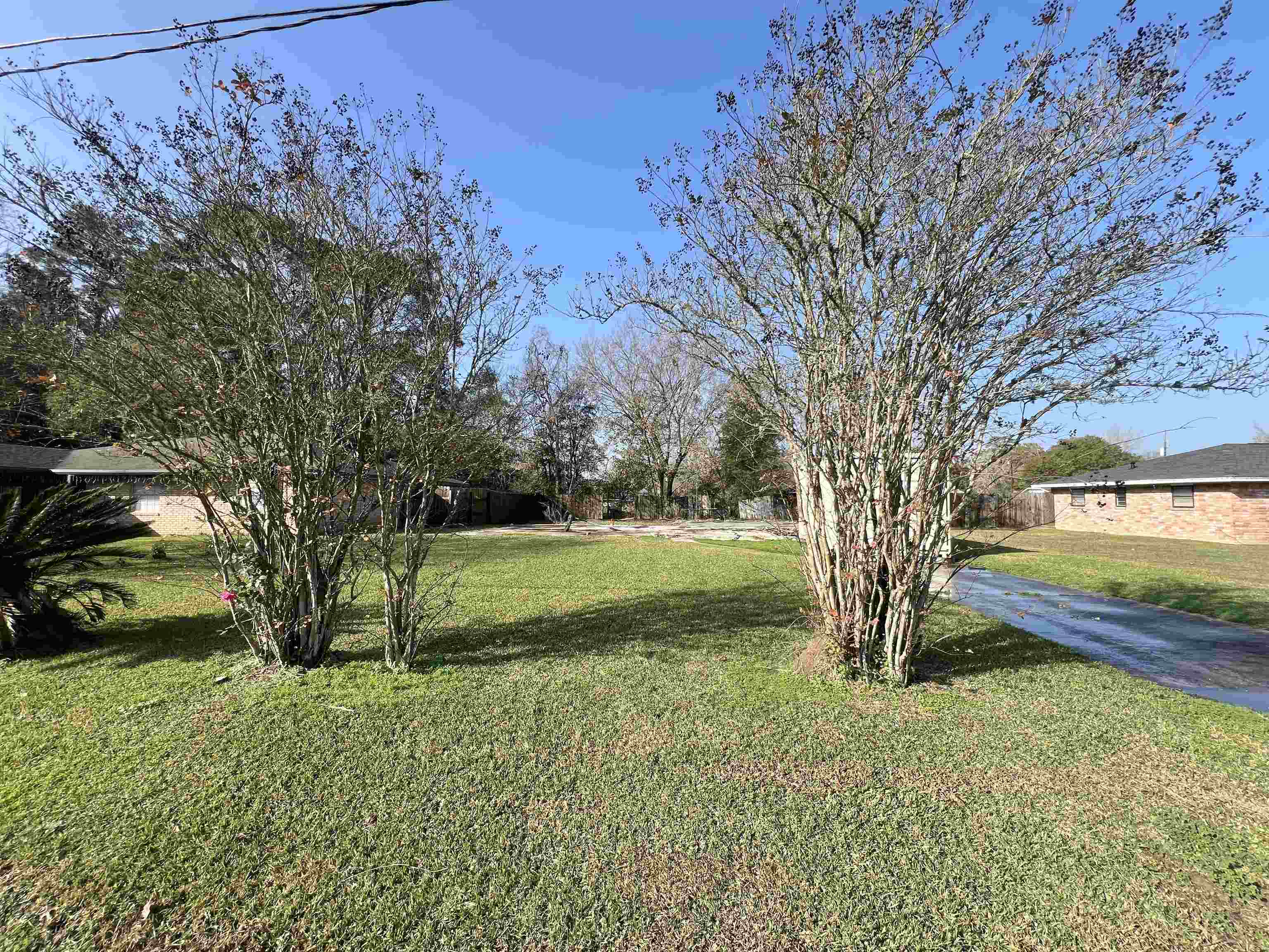 320 Hebert Street Vidor, TX 77662 - Photo 4 of 8