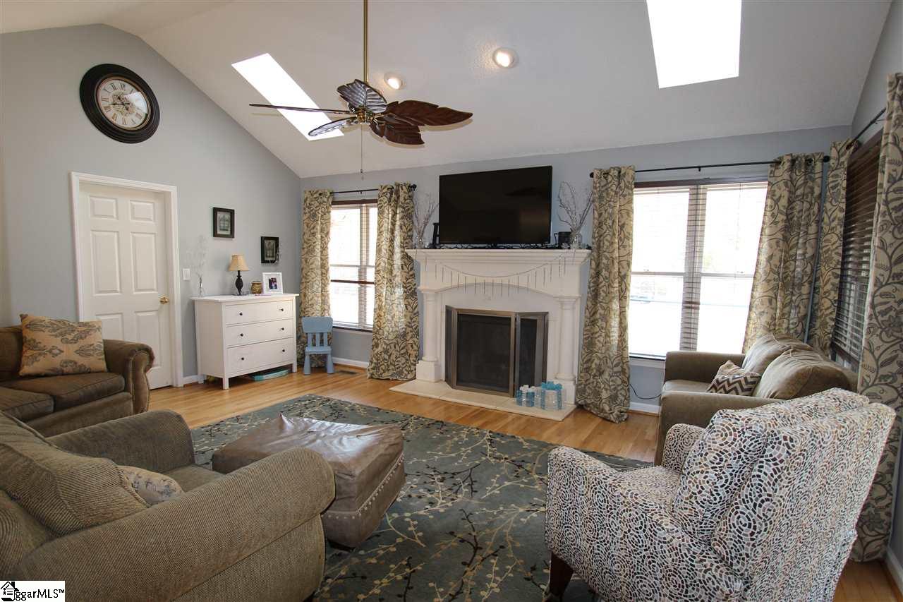 302 Sloping Meadow Drive Inman, SC 29349 - Photo 2 of 23 Gallery Image 2