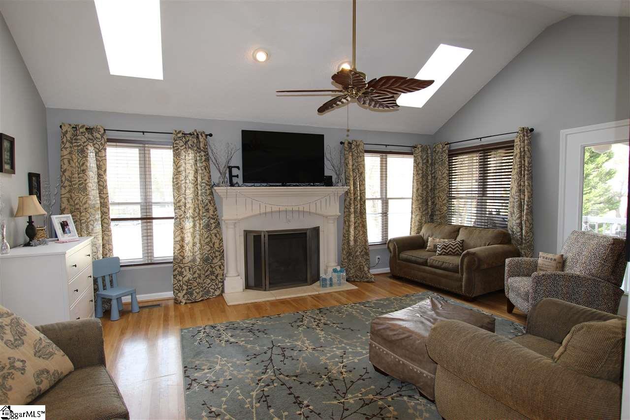 302 Sloping Meadow Drive Inman, SC 29349 - Photo 4 of 23 Gallery Image 4