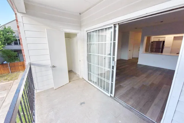 $1,195 | 3701 Cedarplaza Lane, Unit 205, Dallas, TX 75209