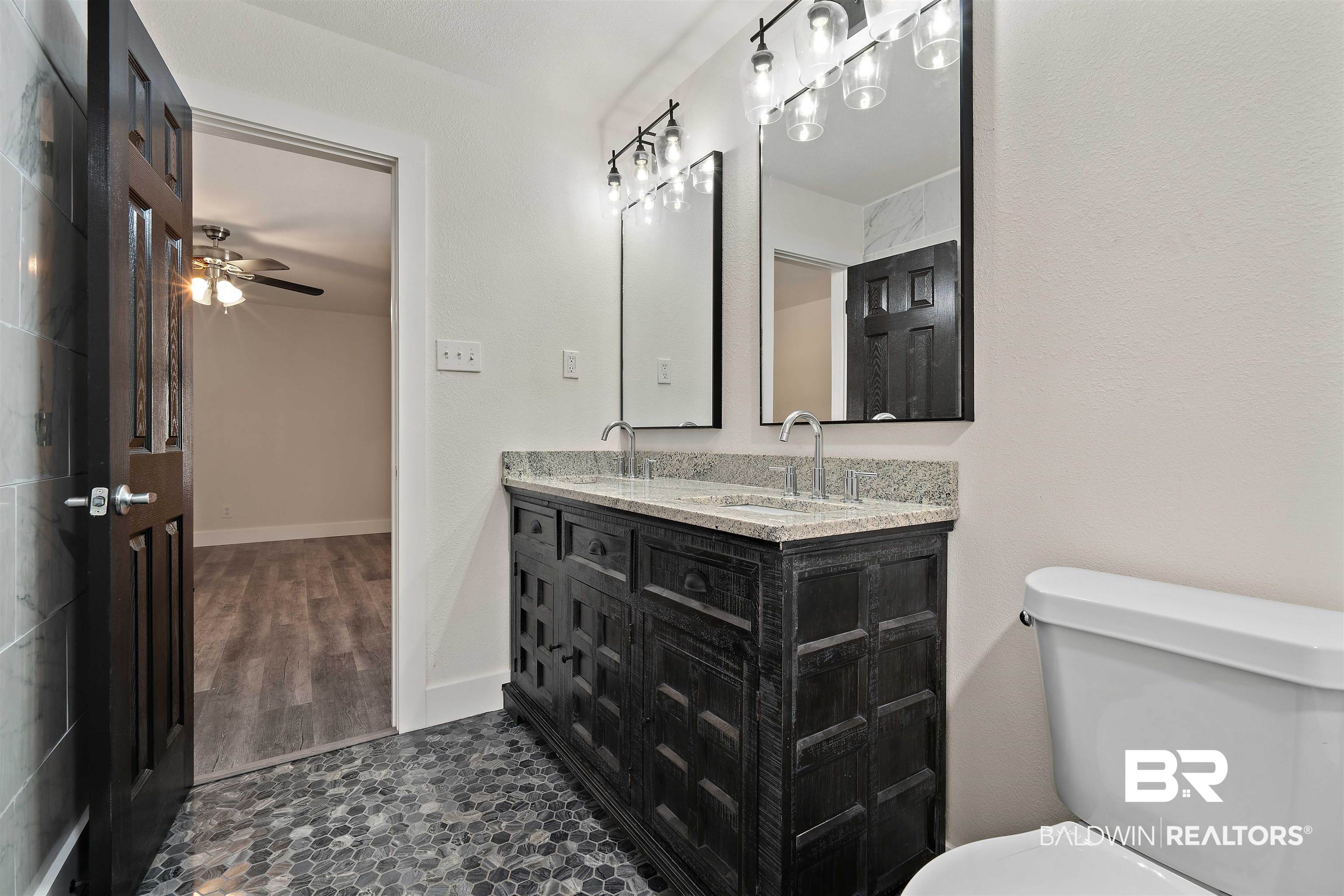1009 Wesley Avenue Mobile, AL 36609 - Photo 17 of 26