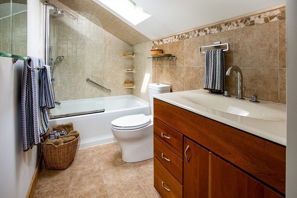 1734 Drift Road Westport, MA 02790 - Photo 35 of 42 Gallery Image 35