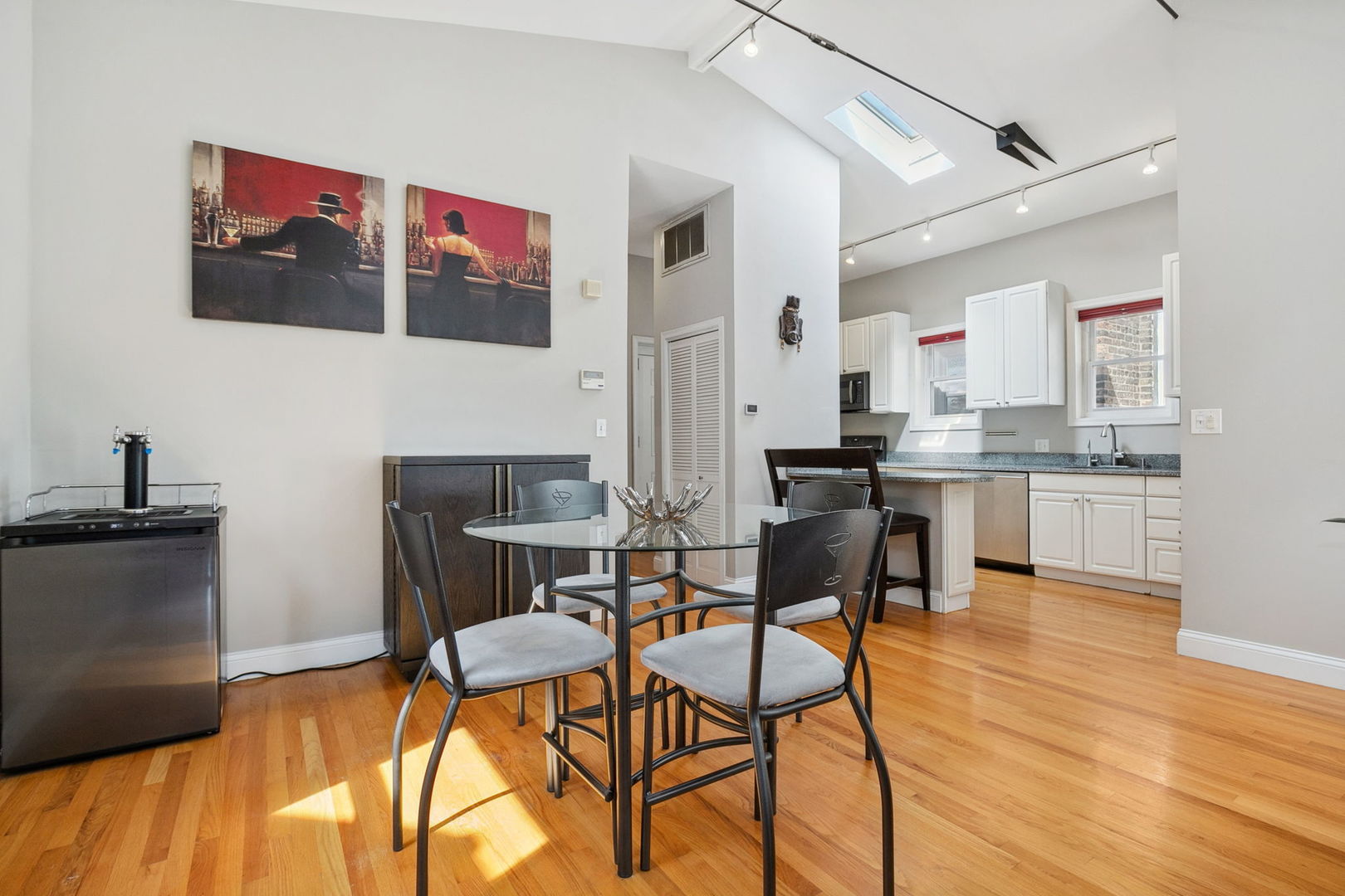 1206 West Addison Street, Unit 3 Chicago, IL 60613 - Photo 8 of 19 Gallery Image 8