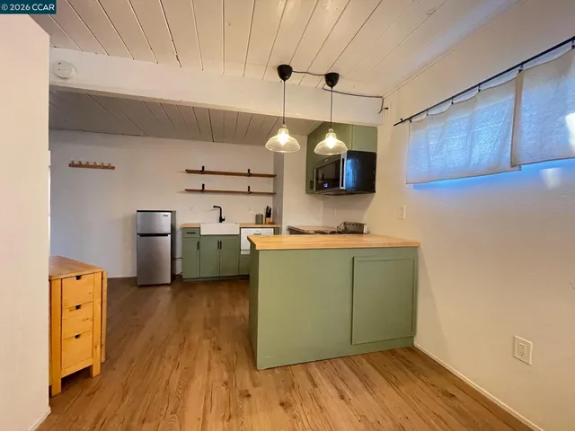 $2,300 | 924 East Meadow Avenue, Unit ADU, Pinole, CA 94564