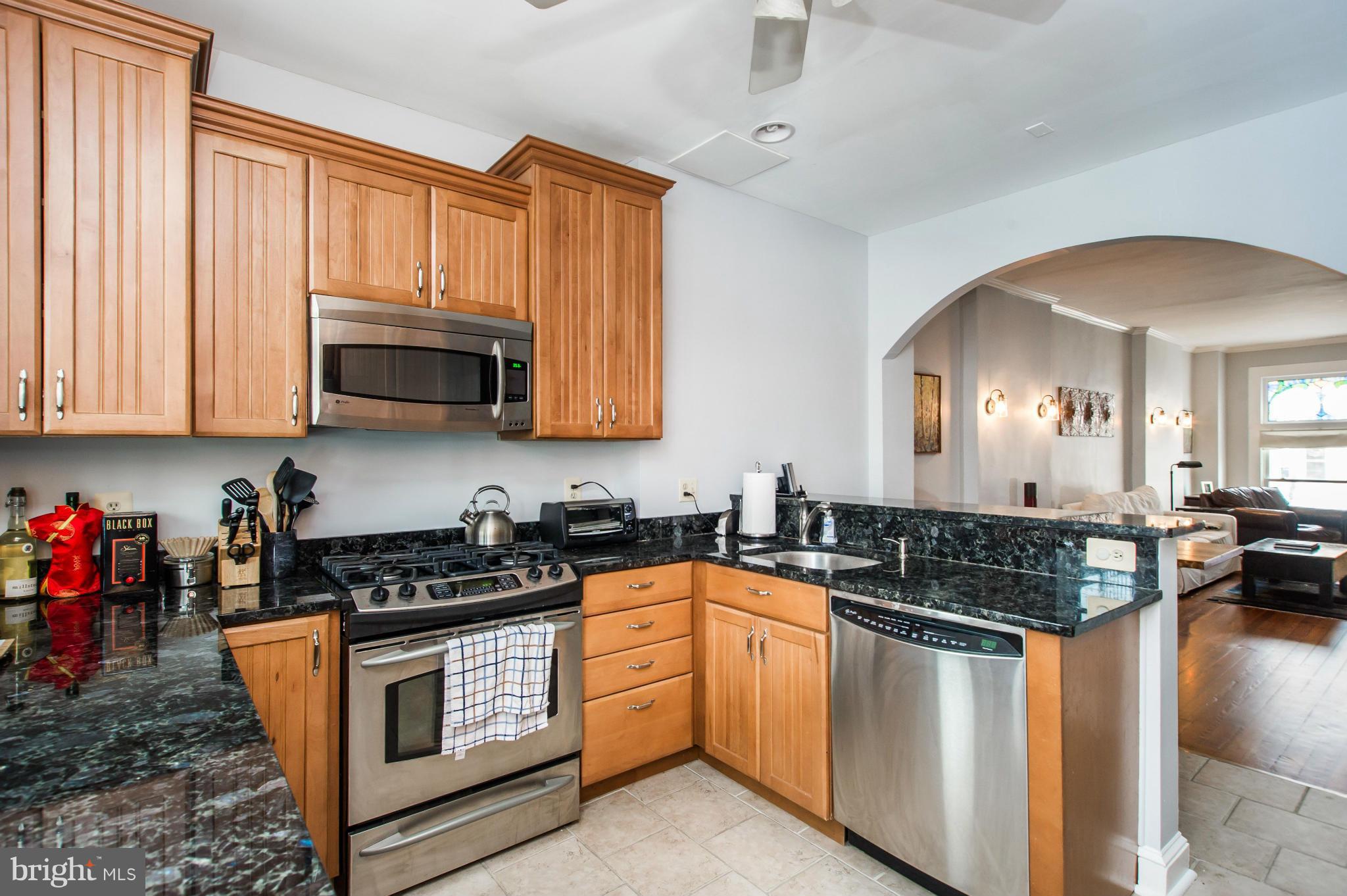 620 South Potomac Street Baltimore, MD 21224 - Photo 12 of 29 Kitchen