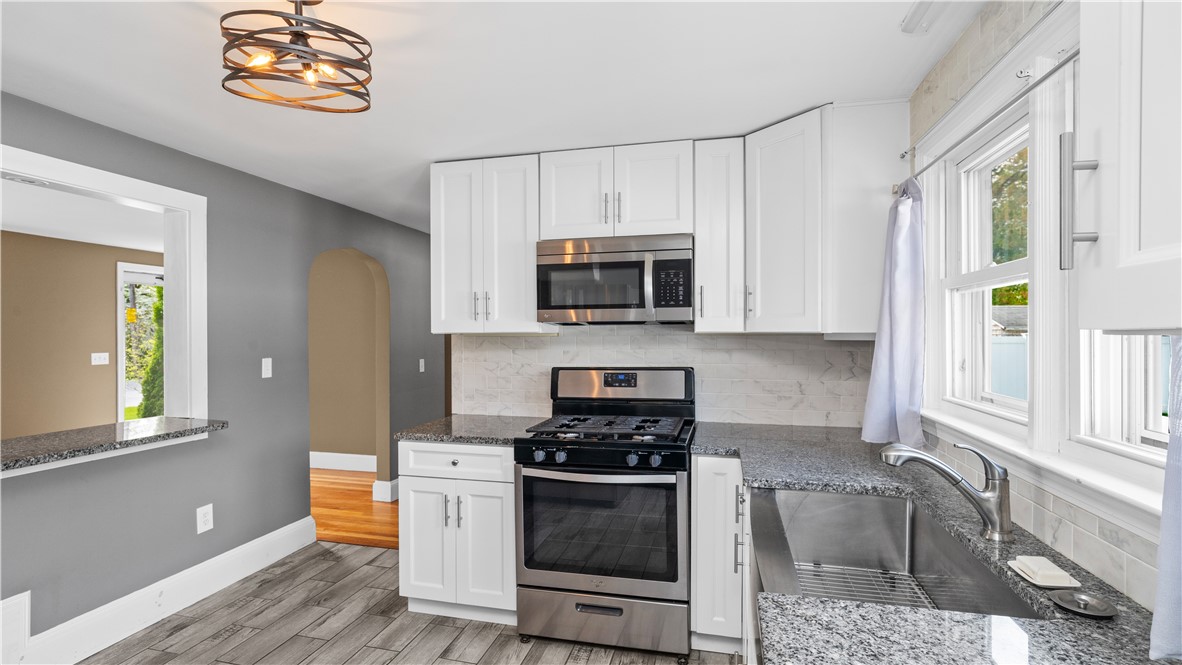 339 George Arden Avenue Warwick, RI 02886 - Photo 11 of 42