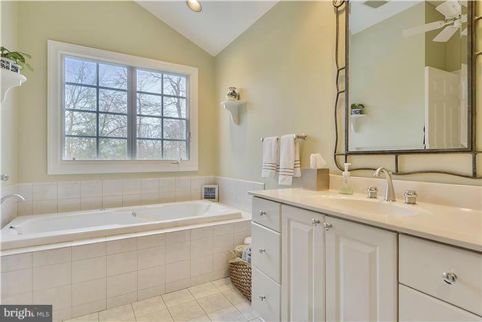 6429 Wiscasset Road Bethesda, MD 20816 - Photo 16 of 29 Bath (Master)