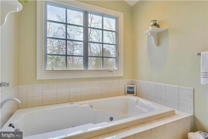 6429 Wiscasset Road Bethesda, MD 20816 - Photo 17 of 29 Bath (Master)