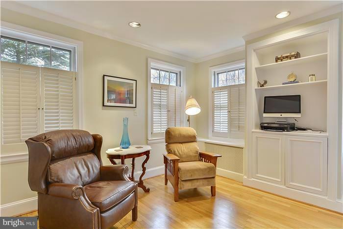 6429 Wiscasset Road Bethesda, MD 20816 - Photo 21 of 29 Bedroom