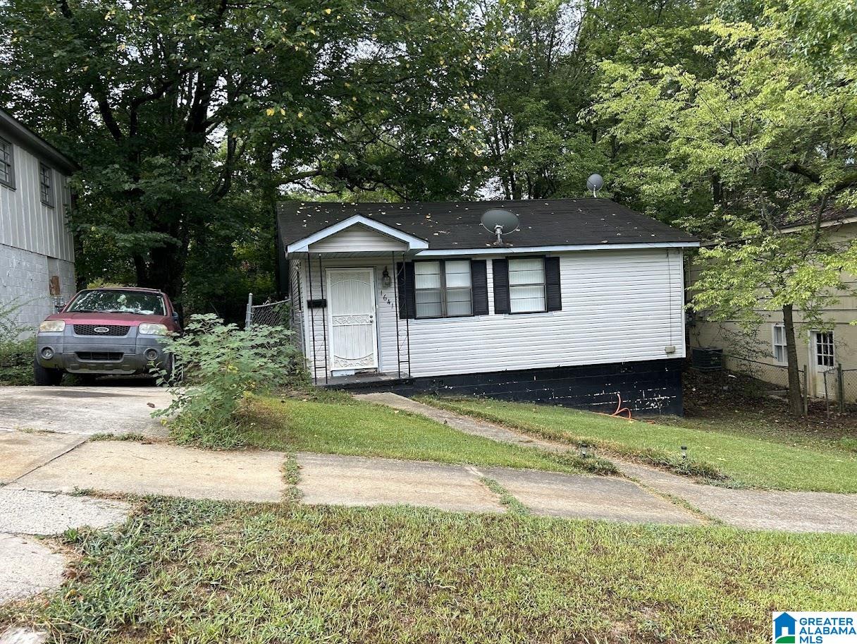 1641 Hatcher Avenue Birmingham, AL 35217 - Photo 1 of 20