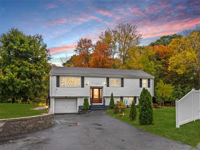 $825,000 | 217 Park Street, North Reading, MA 01864