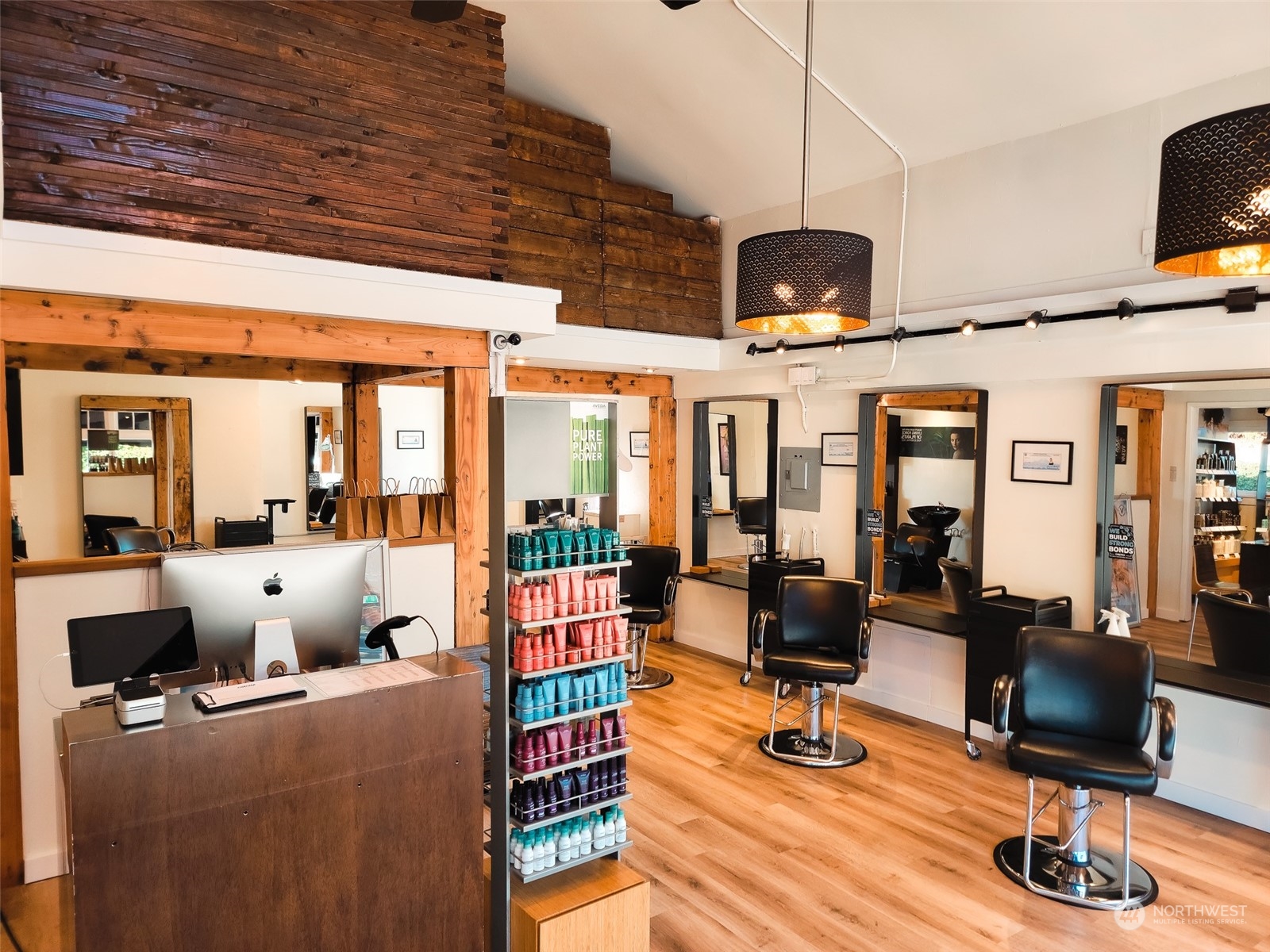 3700 Wallingford Avenue North Seattle, WA 98103 - Photo 11 of 31