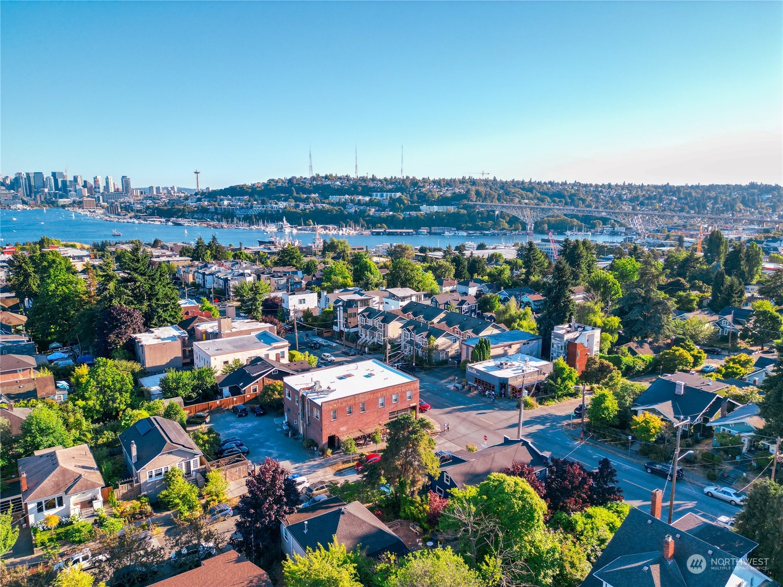 3700 Wallingford Avenue North Seattle, WA 98103 - Photo 4 of 31