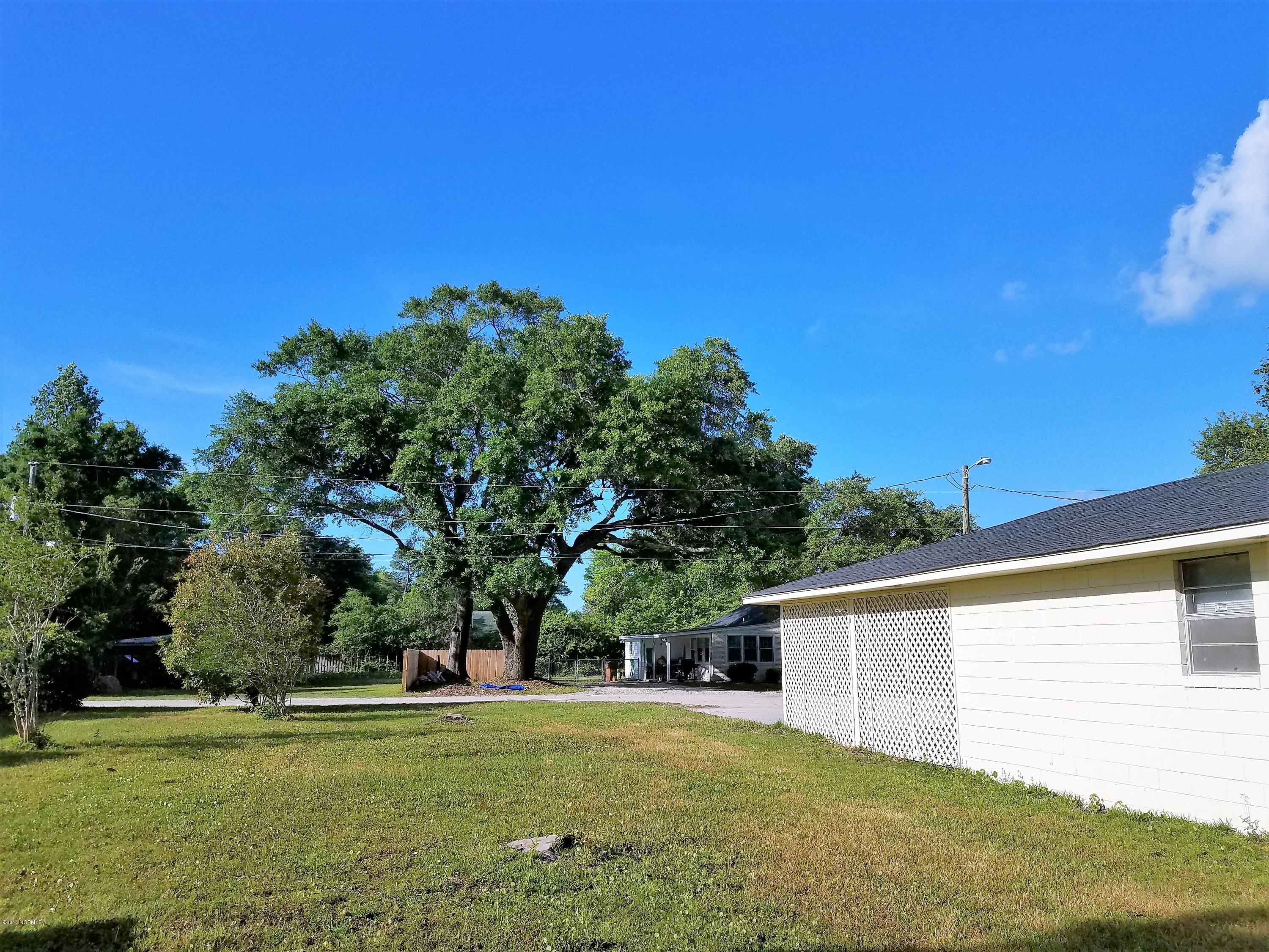 5809 Myrtle Grove Road Wilmington, NC 28409 - Photo 26 of 27 Garage Side