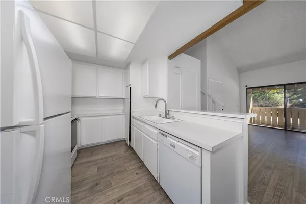 $425,000 | 32 Town And Country Road, Phillips Ranch, CA 91766