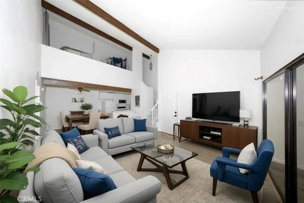 $425,000 | 32 Town And Country Road, Phillips Ranch, CA 91766