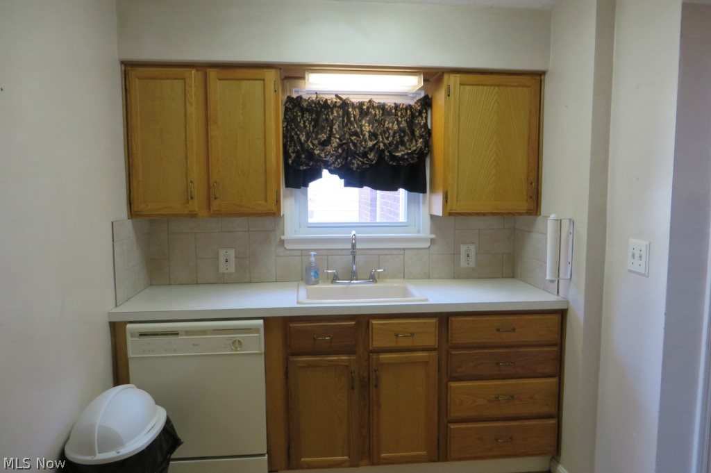 1195 Dorsh Road Cleveland, OH 44121 - Photo 7 of 21 Gallery Image 7