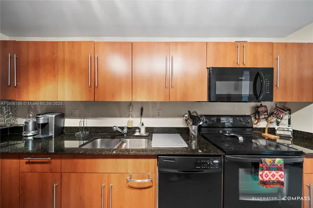 $439,900 | 3000 South Ocean Drive, Unit 520, Hollywood, FL 33019