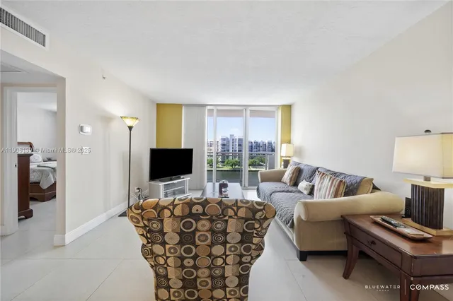 $439,900 | 3000 South Ocean Drive, Unit 520, Hollywood, FL 33019
