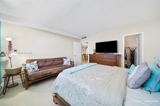 $439,900 | 3000 South Ocean Drive, Unit 520, Hollywood, FL 33019