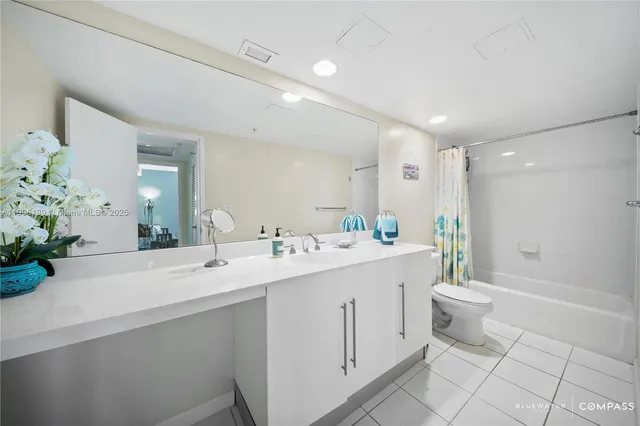 $439,900 | 3000 South Ocean Drive, Unit 520, Hollywood, FL 33019