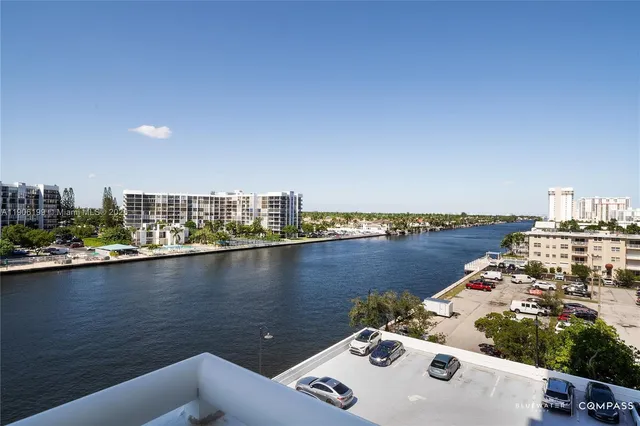 $439,900 | 3000 South Ocean Drive, Unit 520, Hollywood, FL 33019