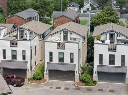 $935,000 | 206 South 10th Street, Nashville, TN 37206