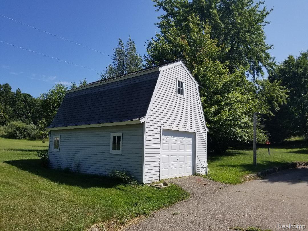 5305 South Bull Run Road Gregory, MI 48137 - Photo 15 of 16 21.jpg