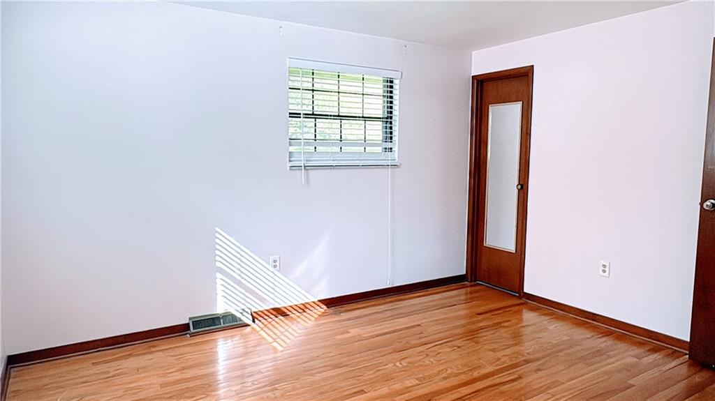 1918 Beulah Road Pittsburgh, PA 15235 - Photo 15 of 29 Primary suite to bathroom