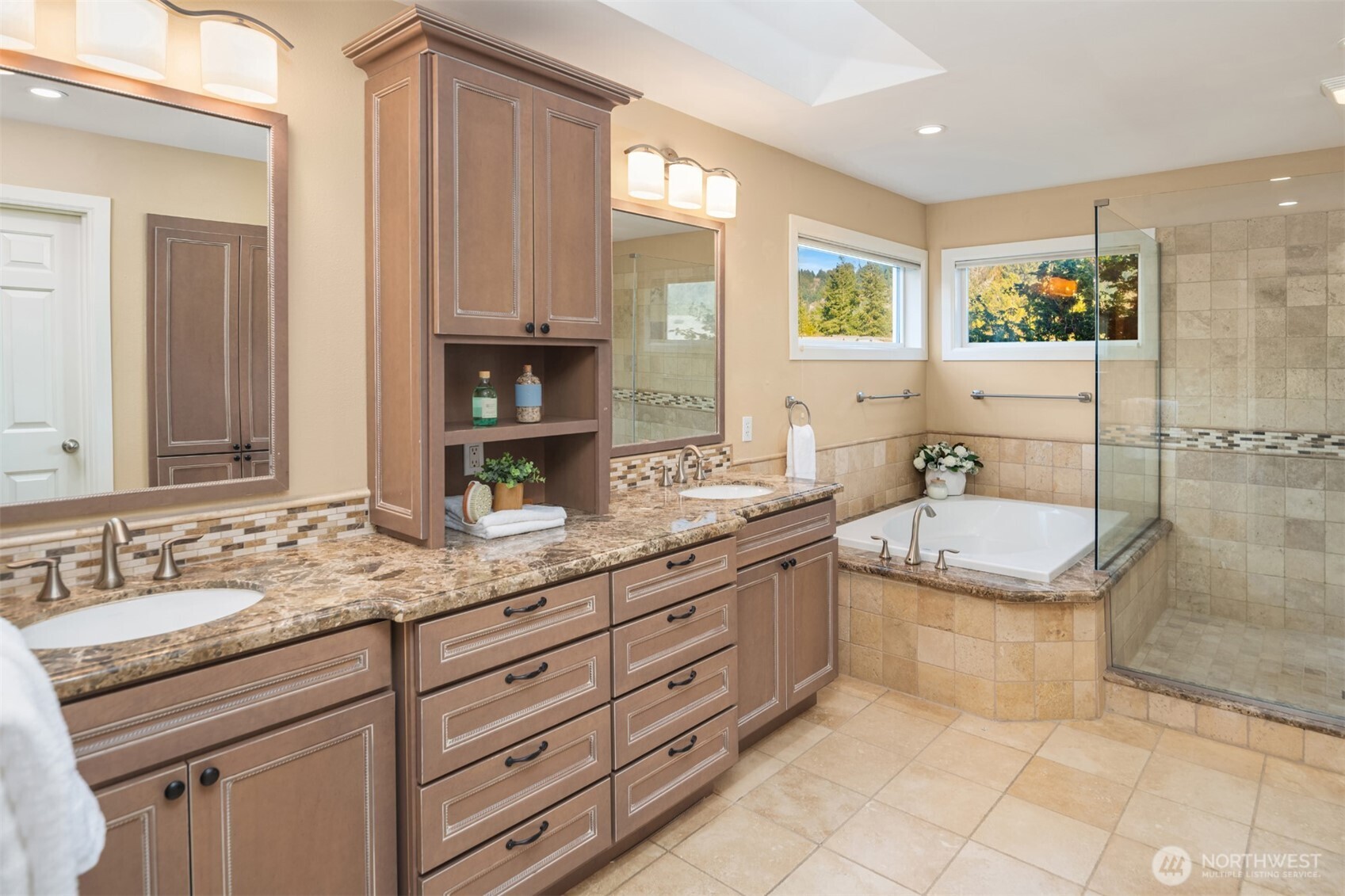 2303 Lyons Avenue Northeast Renton, WA 98059 - Photo 18 of 33