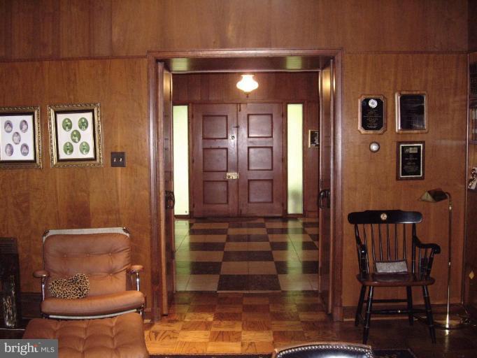 7812 Ridge Terrace Pikesville, MD 21208 - Photo 2 of 20 Entrance / Foyer