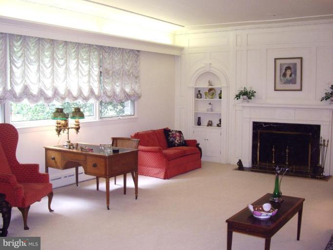 7812 Ridge Terrace Pikesville, MD 21208 - Photo 3 of 20 Living Room
