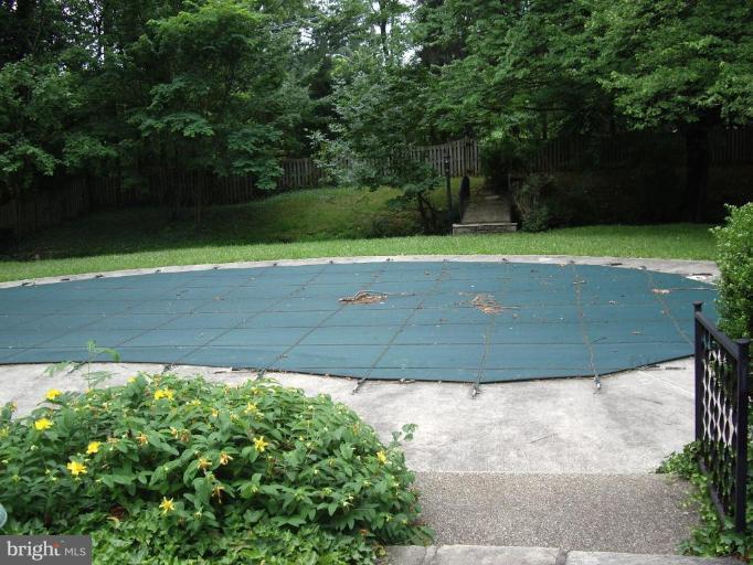 7812 Ridge Terrace Pikesville, MD 21208 - Photo 5 of 20 Swimming Pool