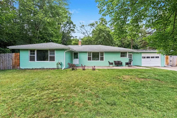 $185,000 | 748 West Irish Street, Sanford, MI 48657