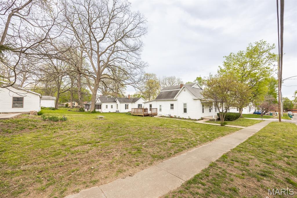 220 South St Clair Street Lebanon, IL 62254 - Photo 3 of 29