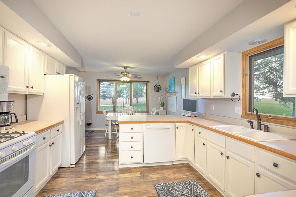 9554 Ridgeview Road Belvidere, IL 61008 - Photo 8 of 31 Gallery Image 8