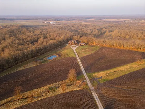 $549,500 | 684 Northwest 832p Road, Blairstown, MO 64726