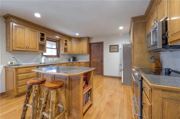 $549,500 | 684 Northwest 832p Road, Blairstown, MO 64726