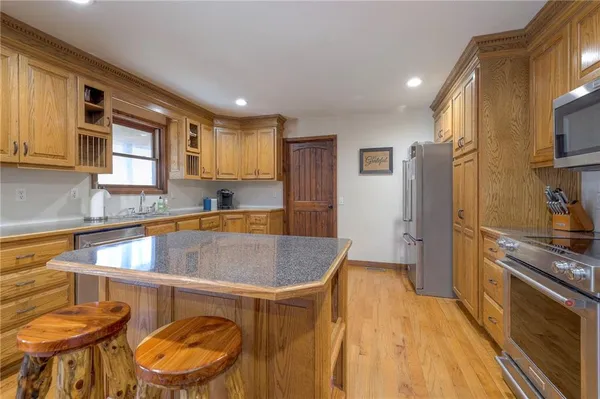 $549,500 | 684 Northwest 832p Road, Blairstown, MO 64726