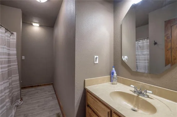 $549,500 | 684 Northwest 832p Road, Blairstown, MO 64726