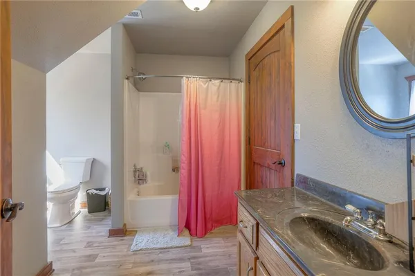 $549,500 | 684 Northwest 832p Road, Blairstown, MO 64726