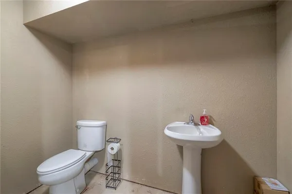 $549,500 | 684 Northwest 832p Road, Blairstown, MO 64726