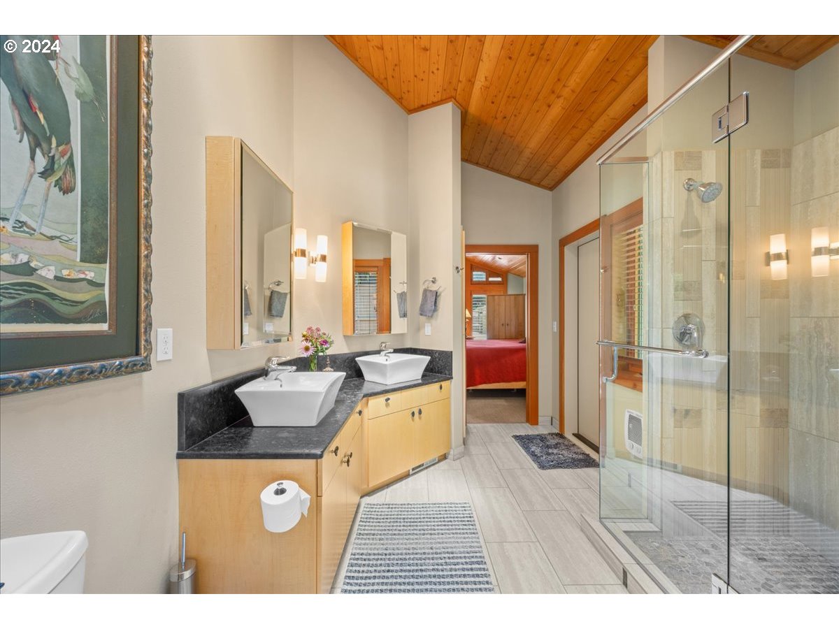 535 Middlecrest Road Lake Oswego, OR 97034 - Photo 24 of 46 Gallery Image 24