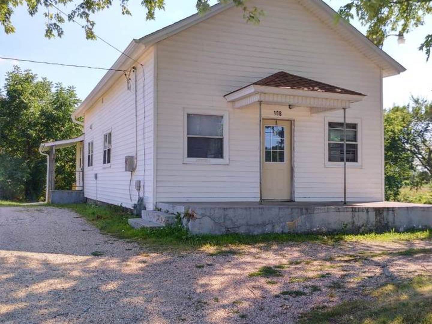 108 Airport Road Harvard, IL 60033 - Photo 1 of 4