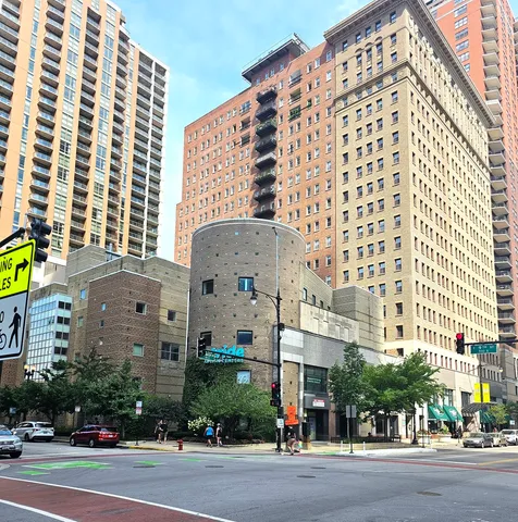 $210,000 | 40 East 9th Street, Unit 1103, Chicago, IL 60605