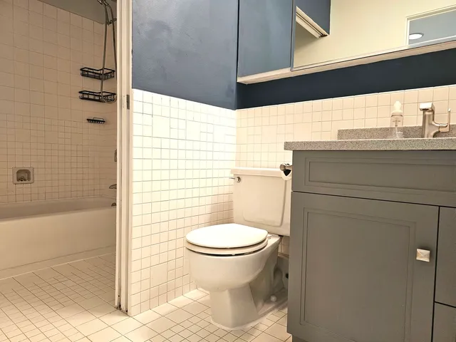 $210,000 | 40 East 9th Street, Unit 1103, Chicago, IL 60605